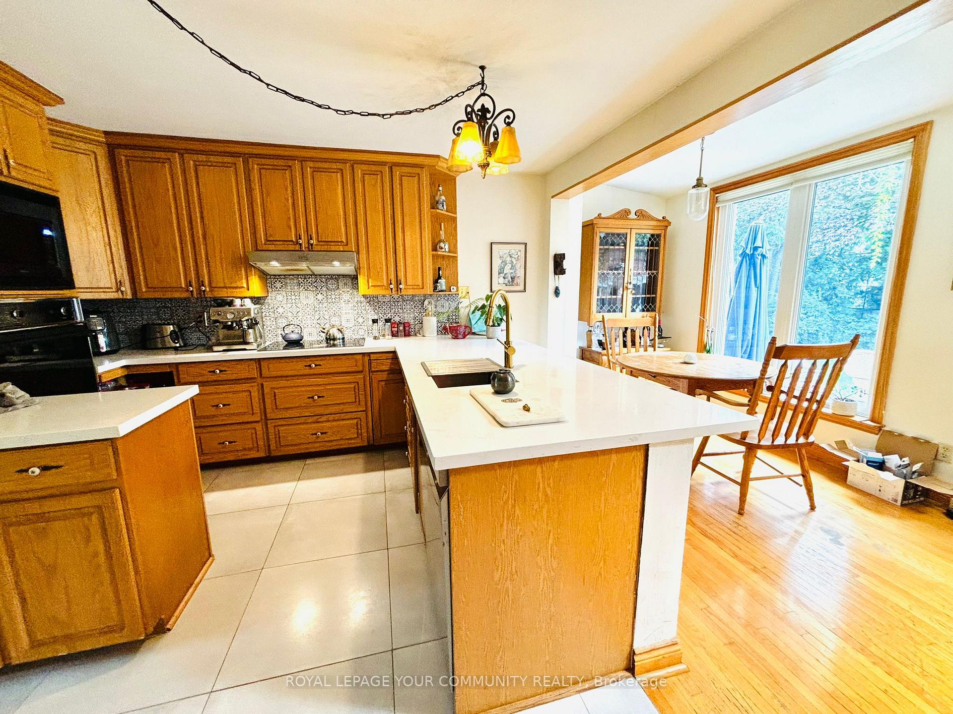 Photo 2 of 47 Normark Drive, Markham, Royal Orchard — HOMEH