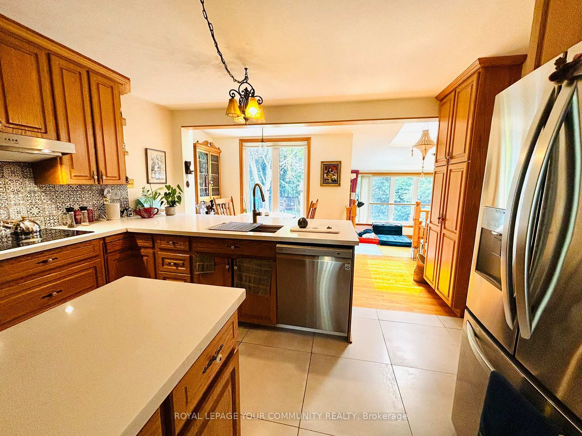 Photo 9 of 47 Normark Drive, Markham, Royal Orchard — HOMEH