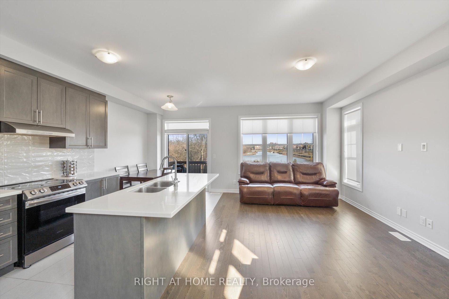Photo 9 of 78 Sutcliffe Drive, Whitby, Rolling Acres — HOMEH
