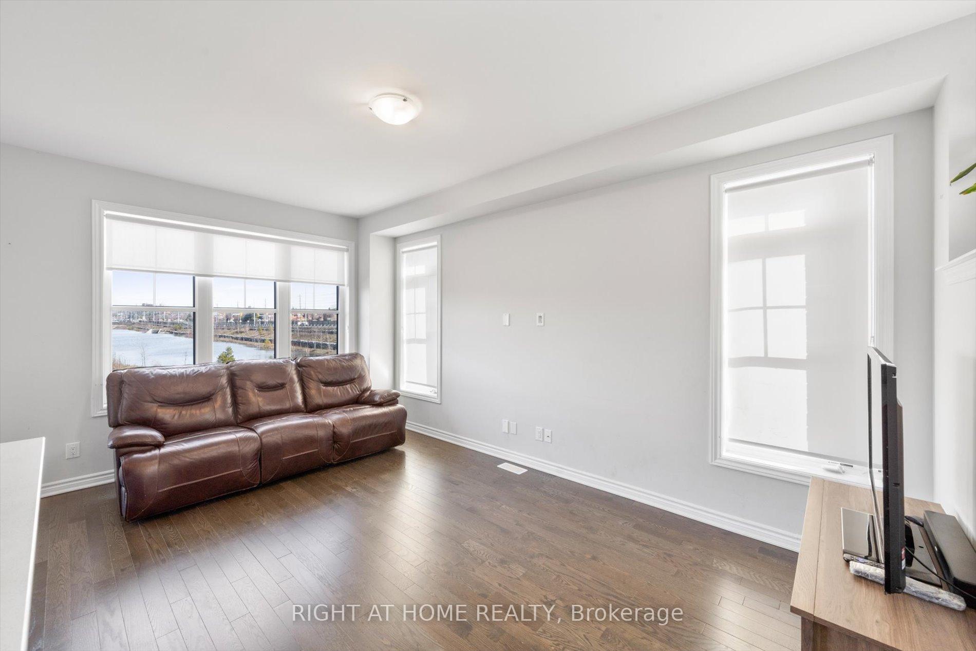 Photo 3 of 78 Sutcliffe Drive, Whitby, Rolling Acres — HOMEH