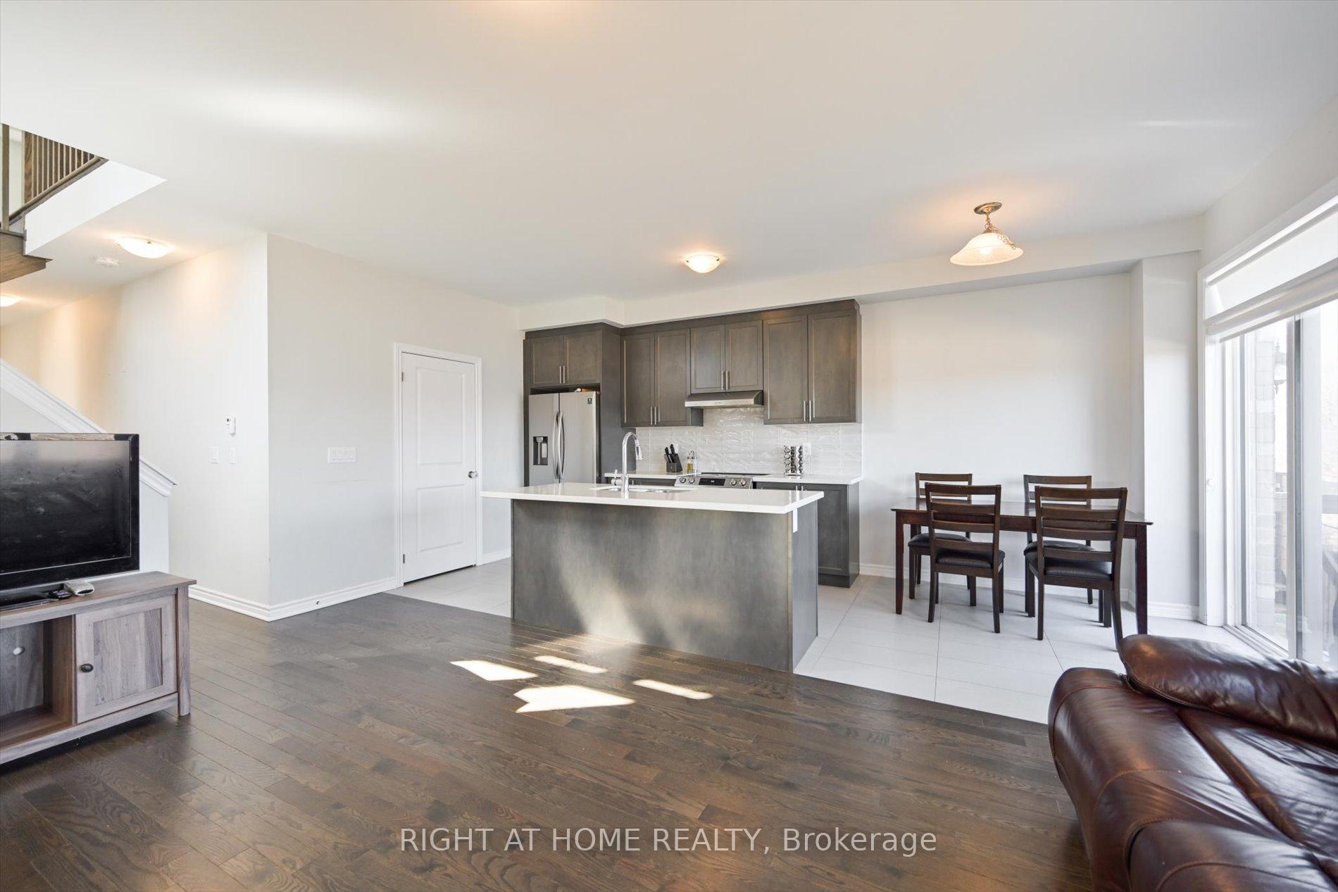 Photo 7 of 78 Sutcliffe Drive, Whitby, Rolling Acres — HOMEH