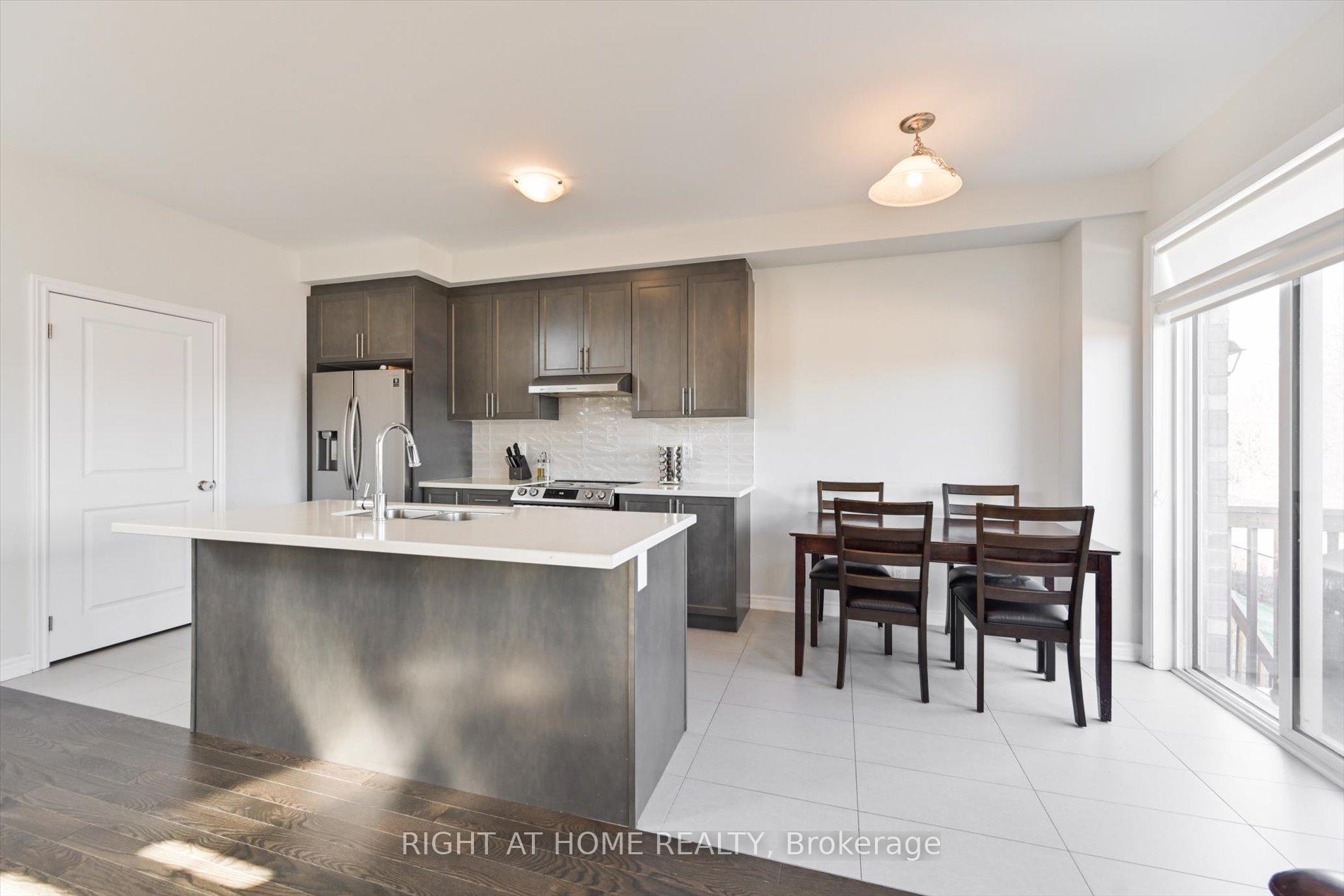 Photo 11 of 78 Sutcliffe Drive, Whitby, Rolling Acres — HOMEH