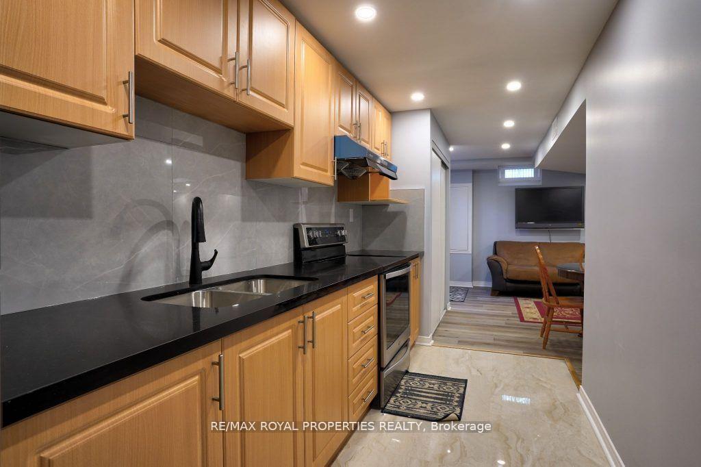 Photo 10 of Unit BSMT, 33 Ralph Chalmers Avenue, Markham, Wismer — HOMEH