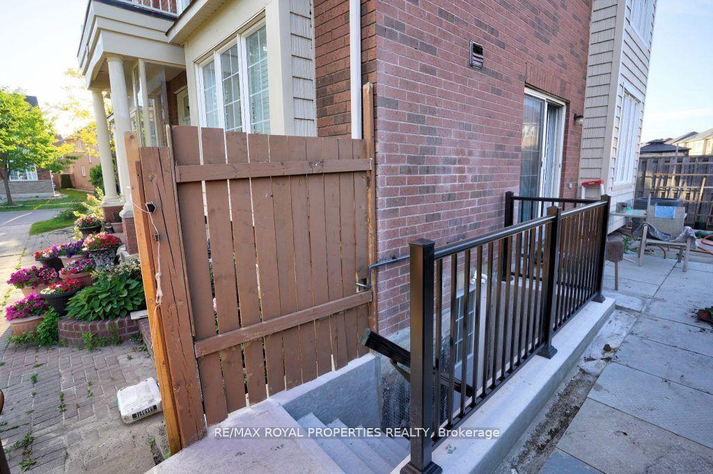 Photo 17 of Unit BSMT, 33 Ralph Chalmers Avenue, Markham, Wismer — HOMEH