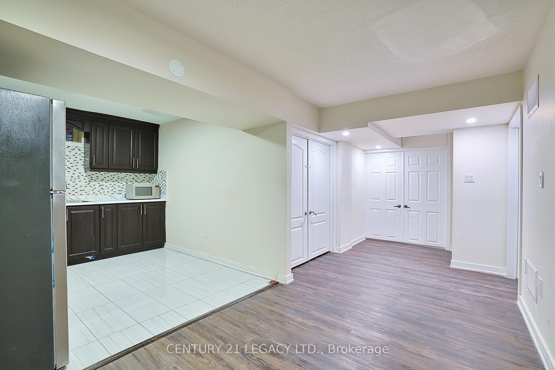 Photo 8 of 37 Abercrombie Crescent, Brampton, Brampton West — HOMEH