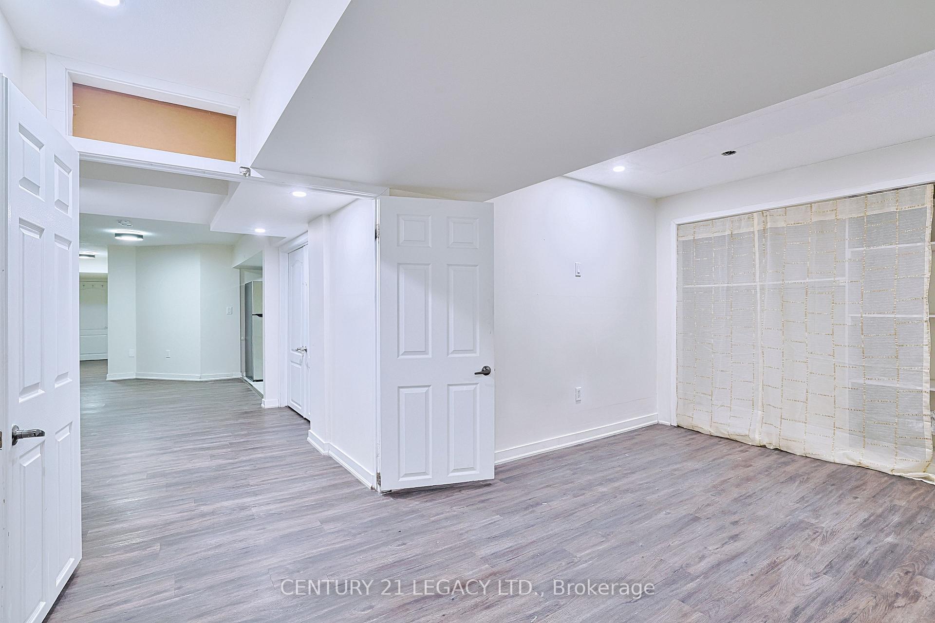 Photo 6 of 37 Abercrombie Crescent, Brampton, Brampton West — HOMEH