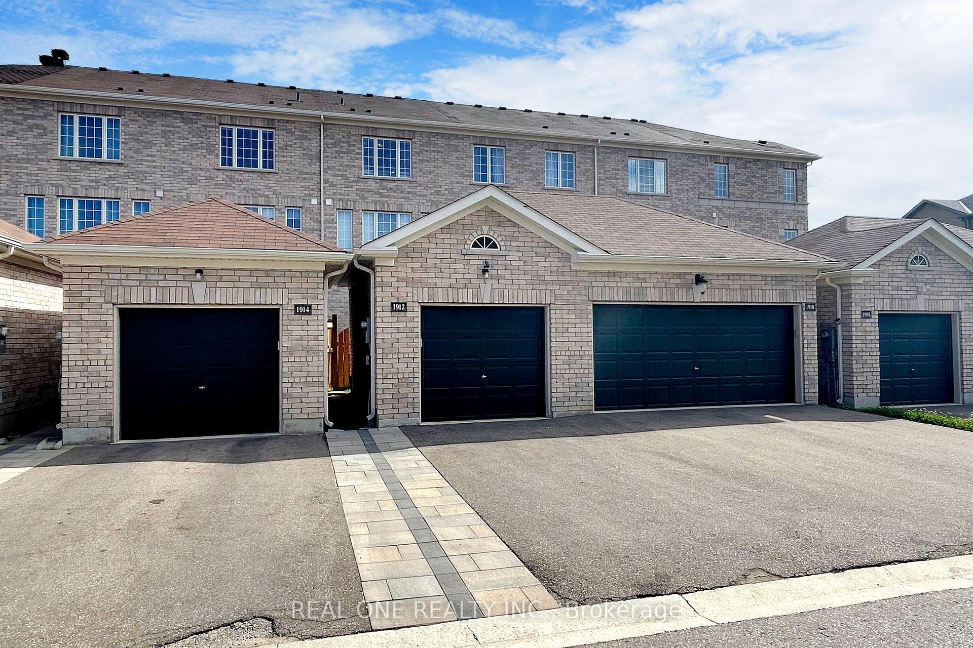 Photo 5 of 1912 Donald Cousens Parkway, Markham, Cornell — HOMEH
