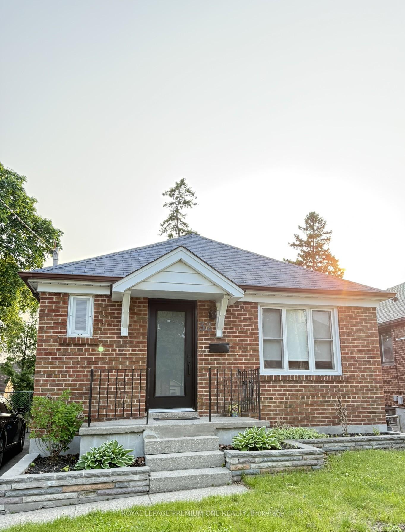 Photo 1 of 32 Rothsay Street, Etobicoke, Stonegate-Queensway — HOMEH