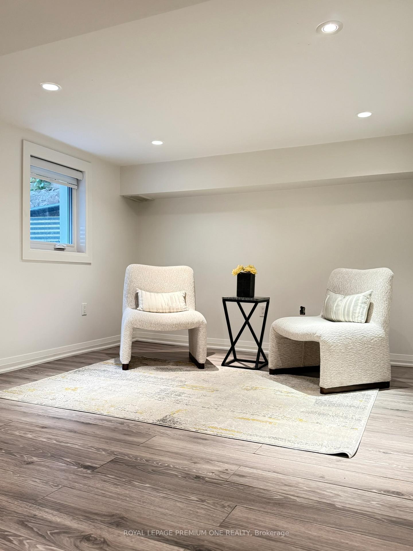 Photo 14 of 32 Rothsay Street, Etobicoke, Stonegate-Queensway — HOMEH