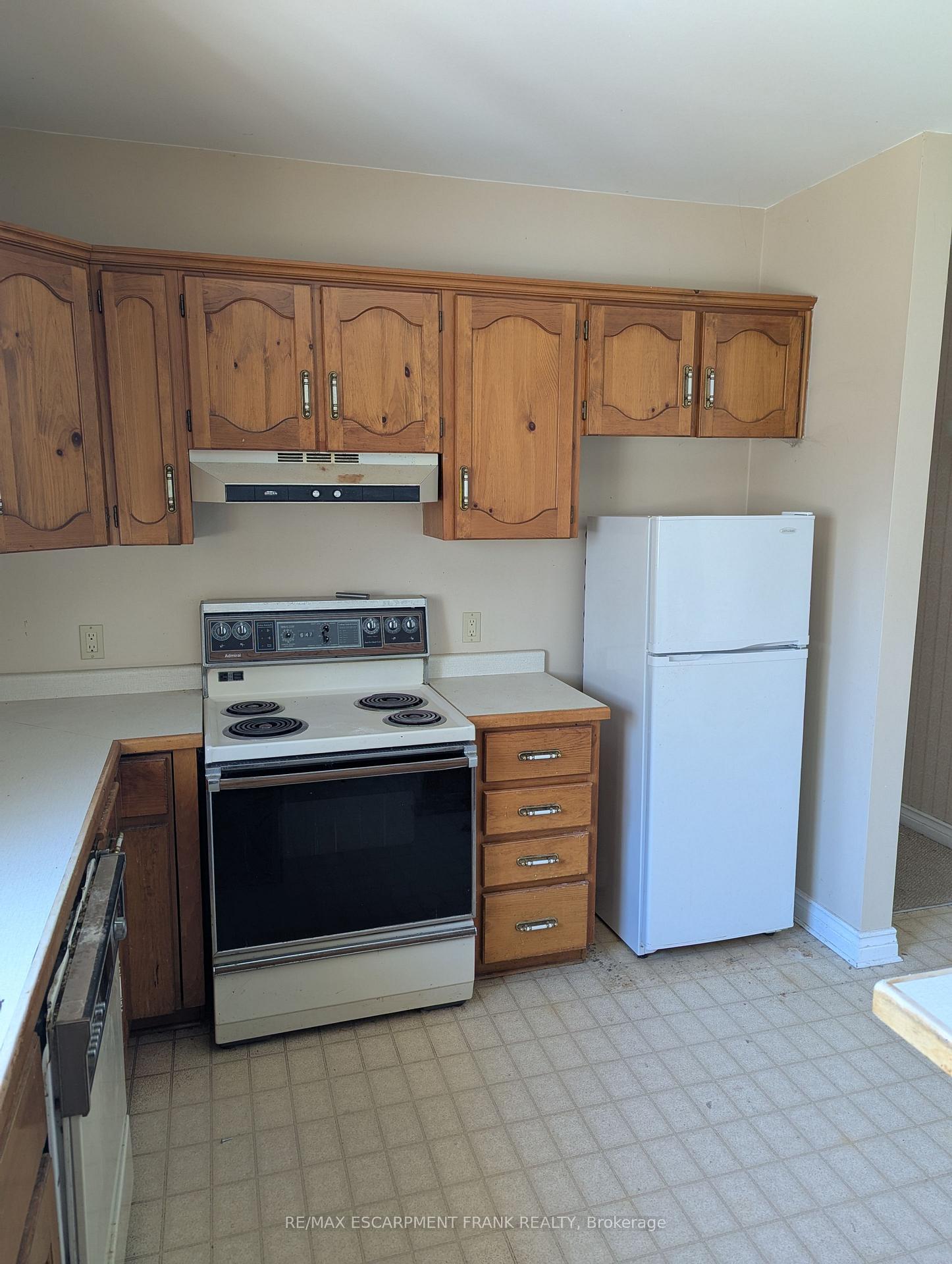Photo 4 of Unit 2, 1294 Highway 6, Hamilton, Rural Flamborough — HOMEH