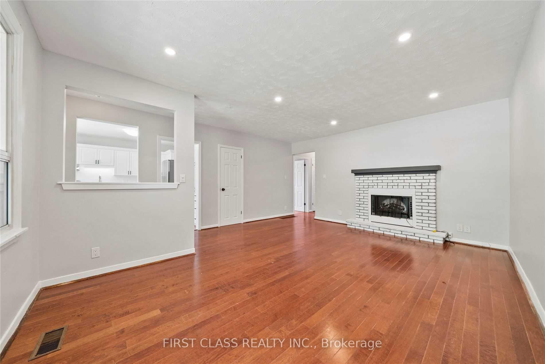 Photo 5 of Unit MAIN, 171 Tulloch Drive, Ajax, South East — HOMEH