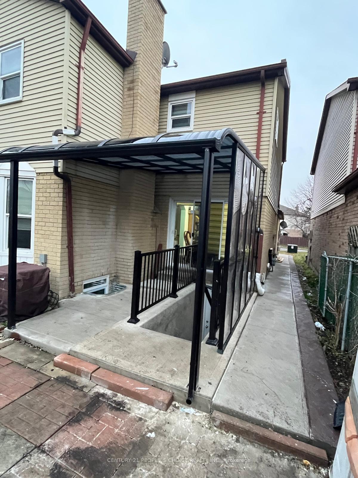 Front of 32 Nemo Crescent