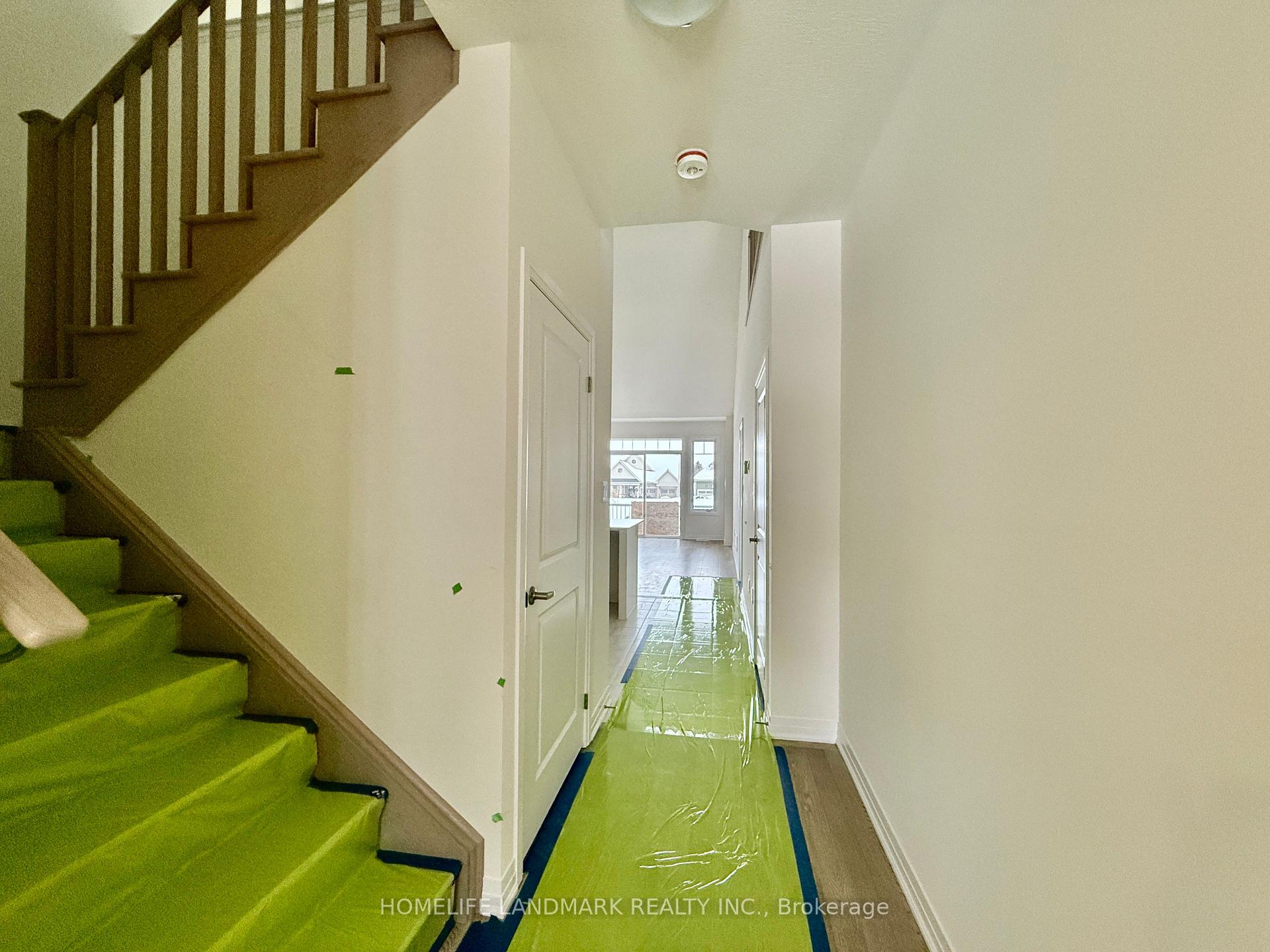 Photo 4 of 545 Hudson Crescent, Midland — HOMEH