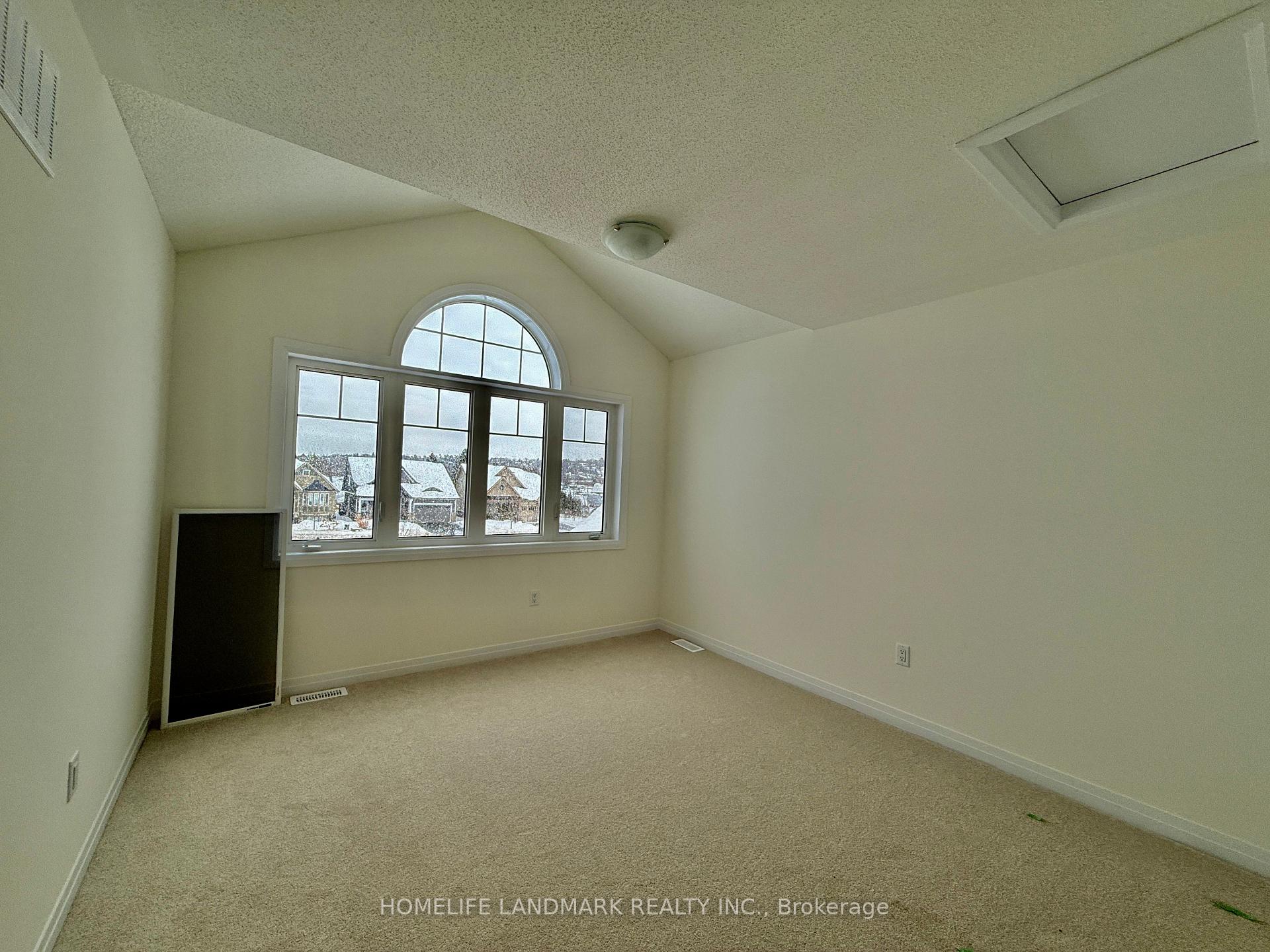 Photo 13 of 545 Hudson Crescent, Midland — HOMEH