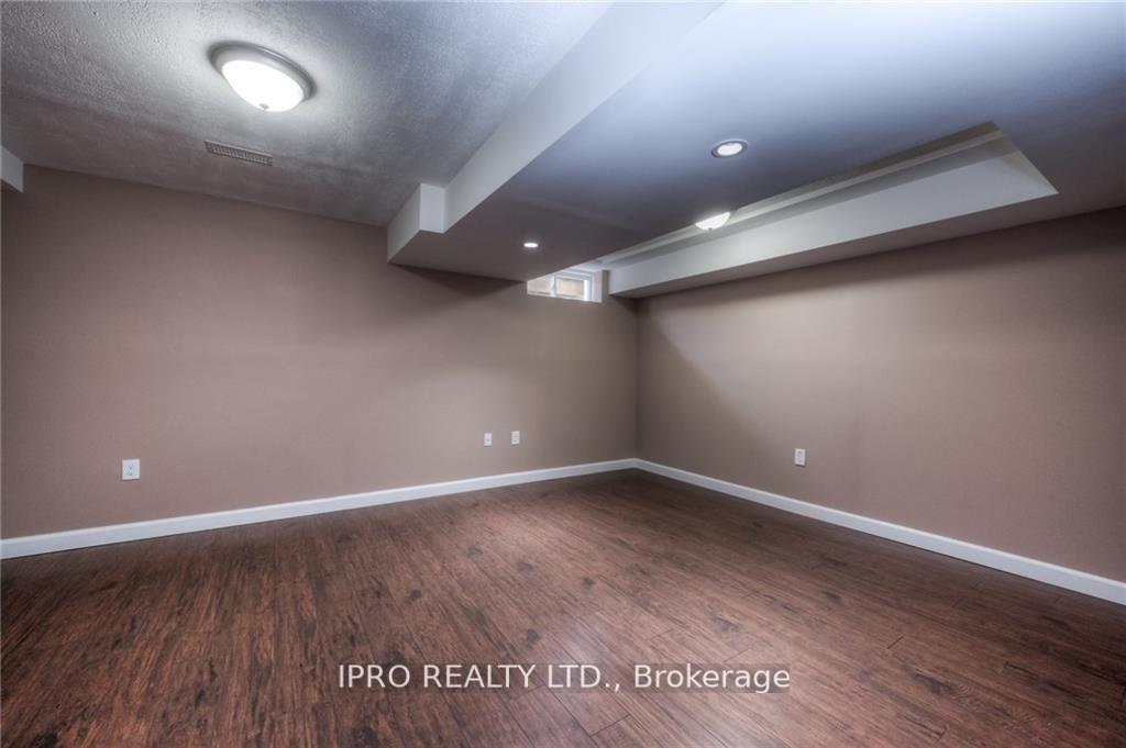Photo 15 of 298 Activa Avenue, Kitchener, Larentian West — HOMEH