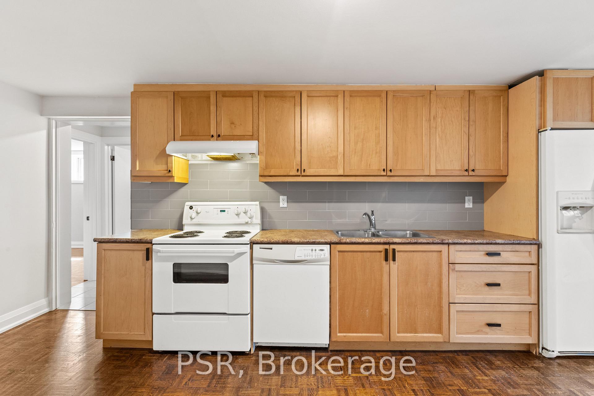 Photo 3 of Unit Bsmt, 39 Morgan Avenue, Etobicoke, Stonegate-Queensway — HOMEH
