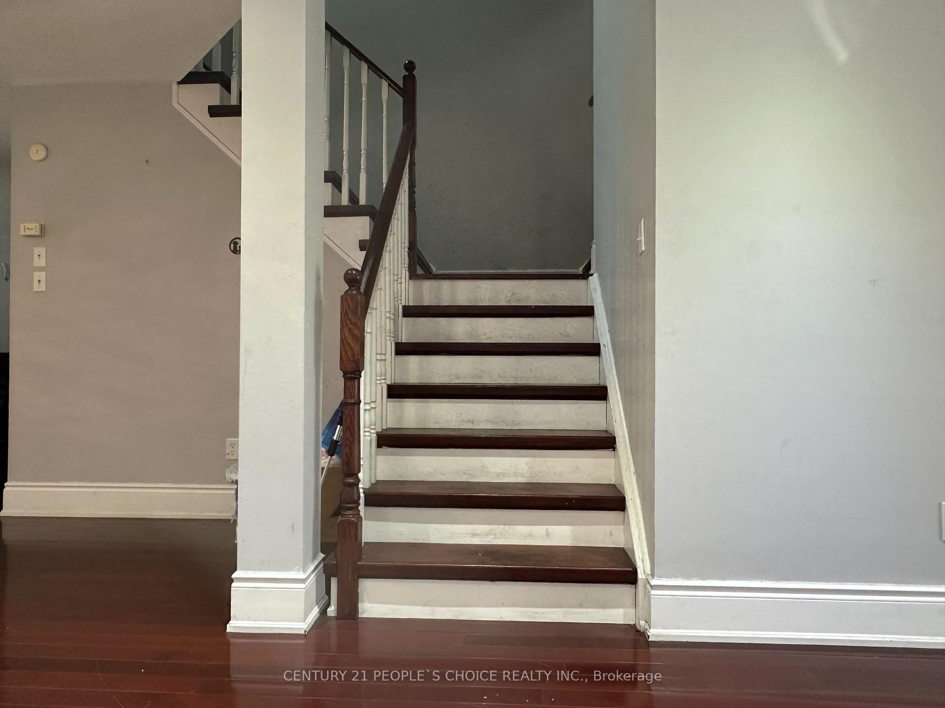 Photo 7 of Unit Main, 15 Treegrove Crescent, Brampton, Fletcher's Meadow — HOMEH