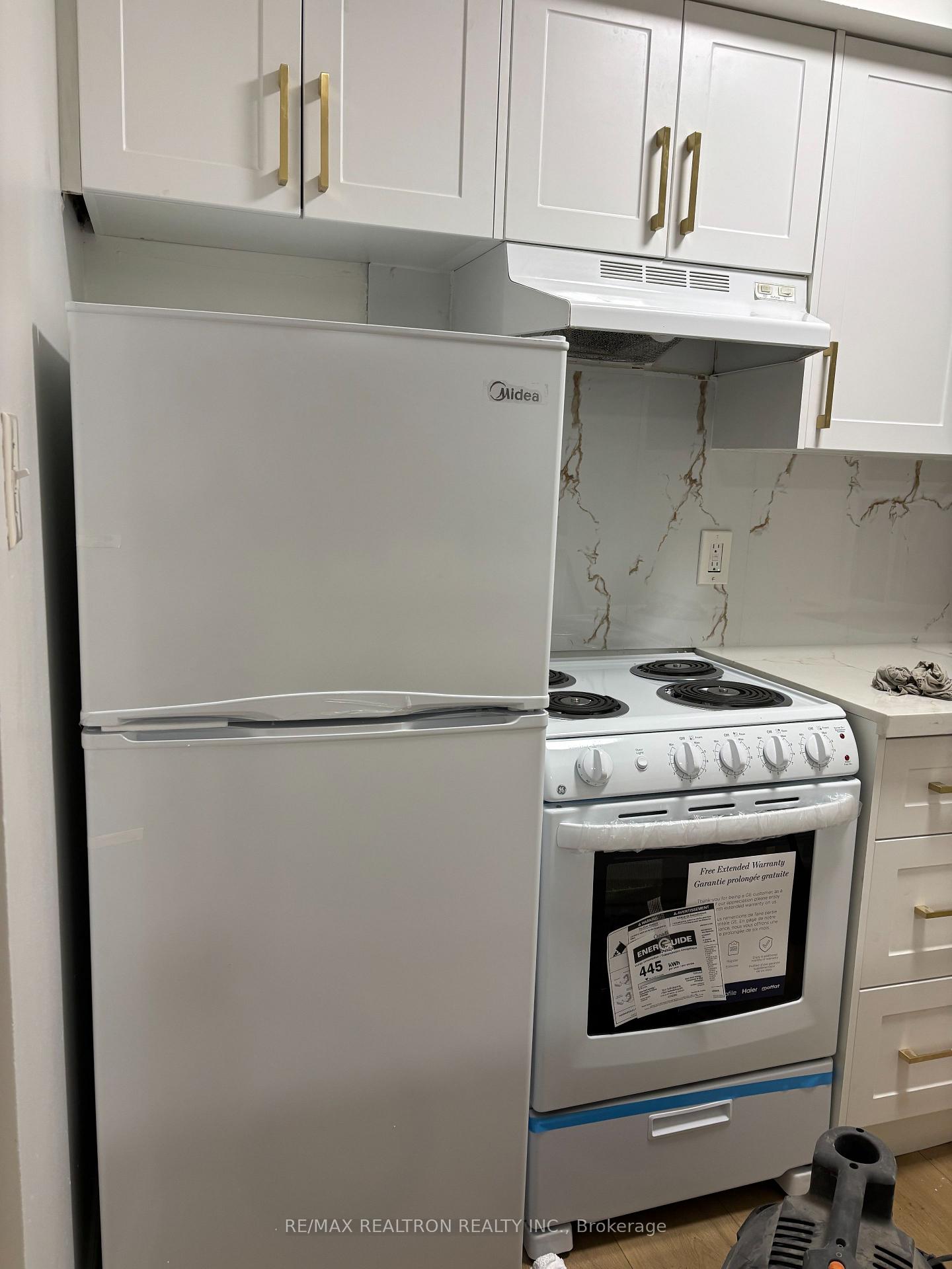 Photo 15 of Unit 9, 2477 Queen Street E, Toronto, The Beaches — HOMEH