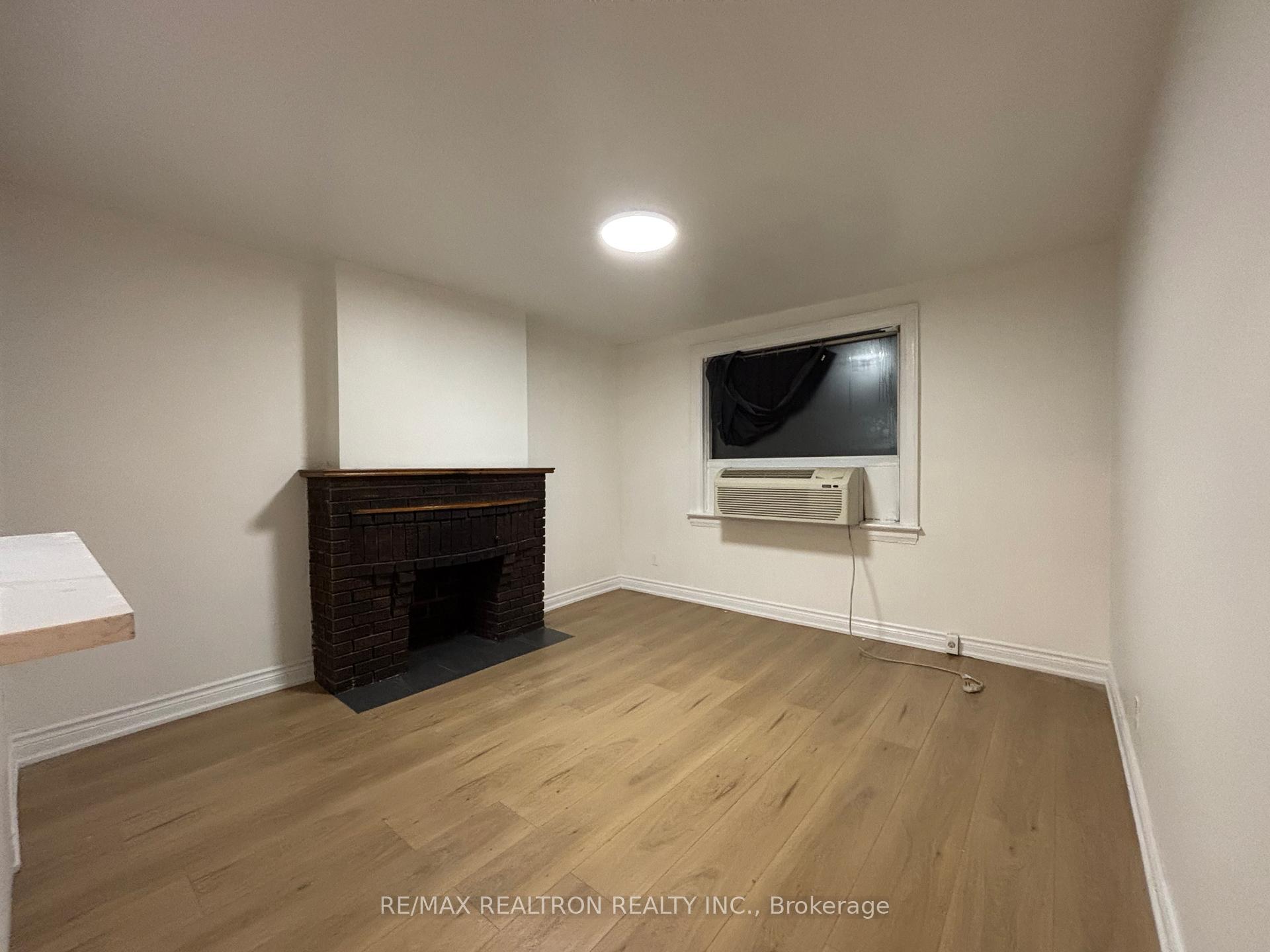 Photo 12 of Unit 9, 2477 Queen Street E, Toronto, The Beaches — HOMEH