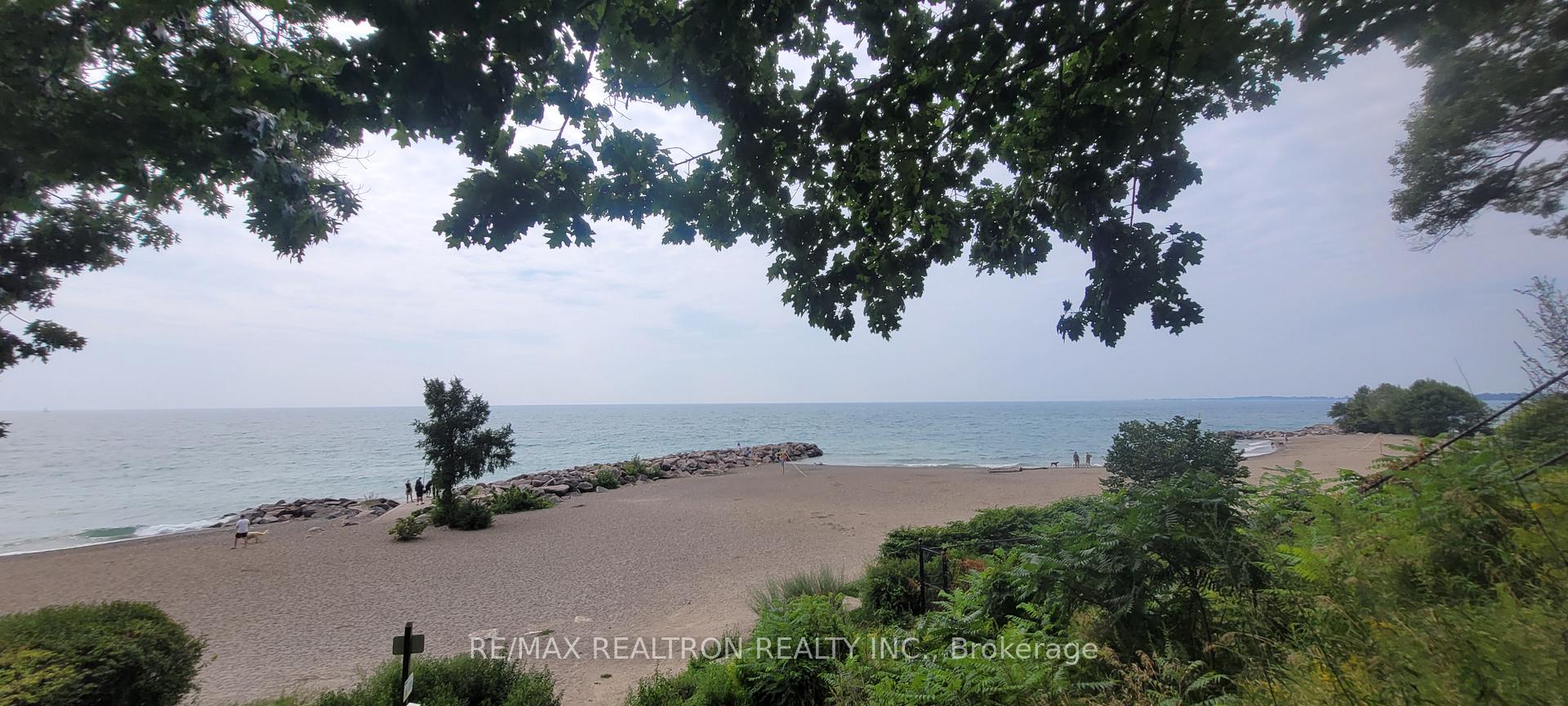 Photo 23 of Unit 9, 2477 Queen Street E, Toronto, The Beaches — HOMEH