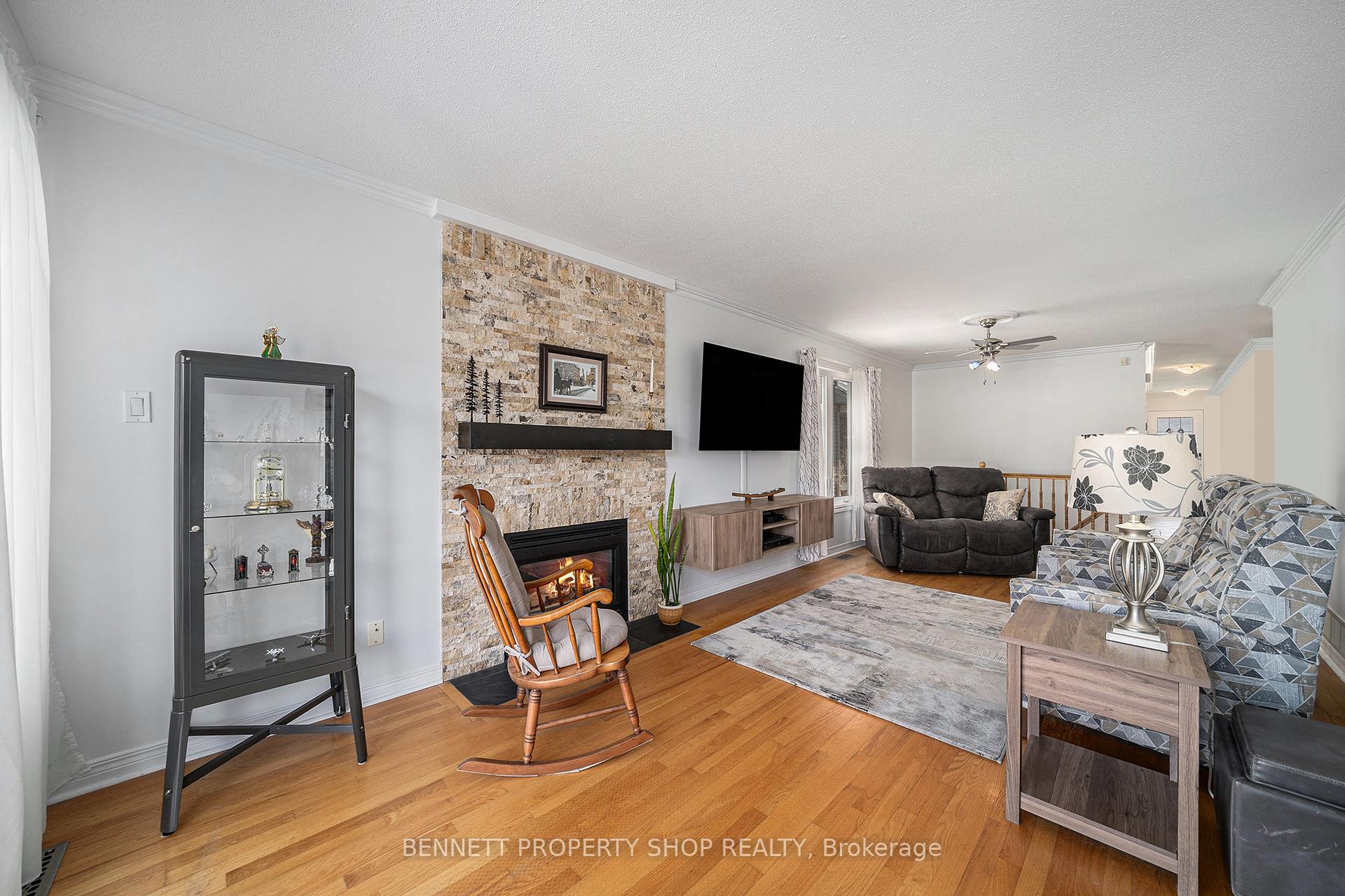 Photo 3 of 59 Queensbury Drive, Ottawa, Barrhaven - Longfields — HOMEH