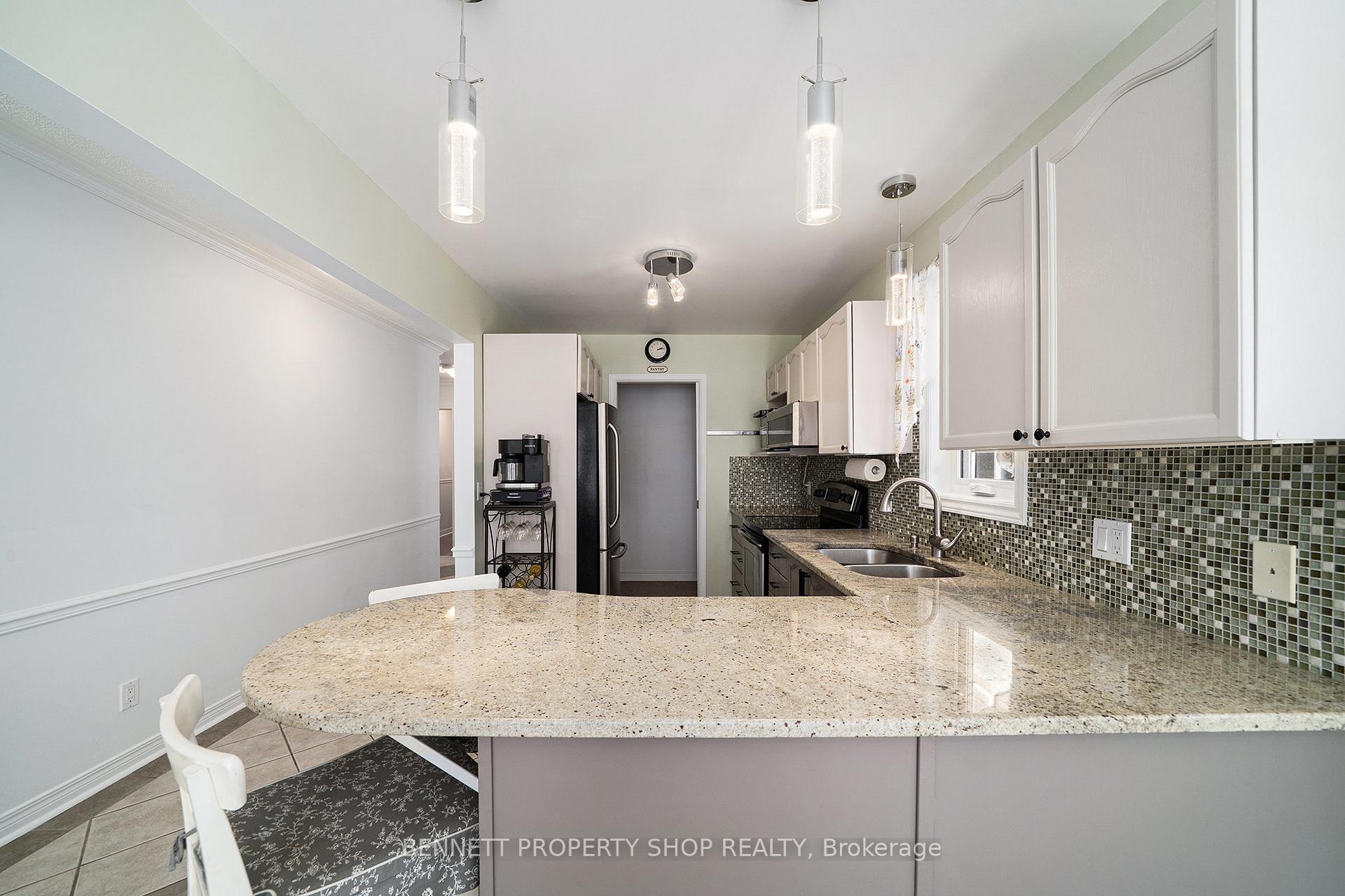 Photo 6 of 59 Queensbury Drive, Ottawa, Barrhaven - Longfields — HOMEH