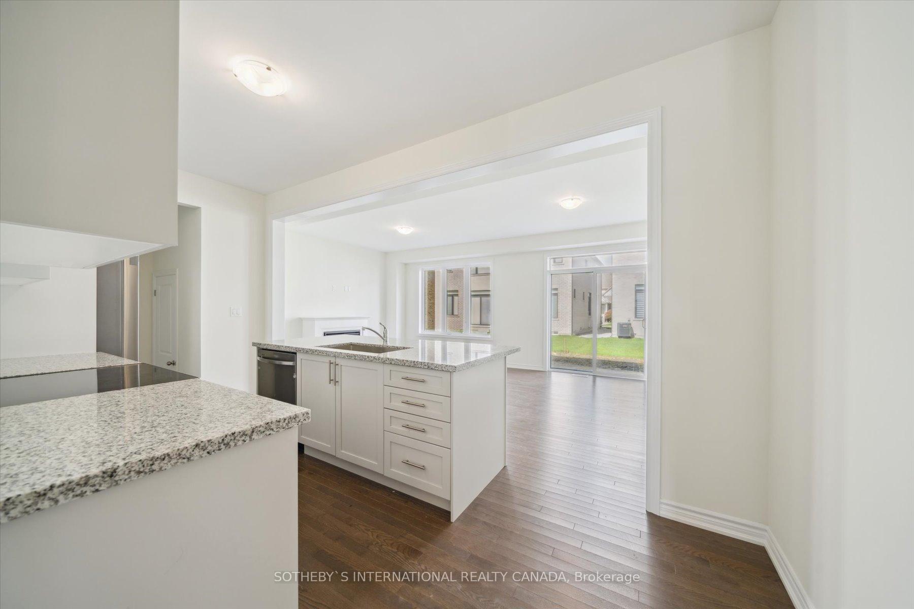 Photo 3 of 16 Fish Drive, Aurora, Bayview Northeast — HOMEH