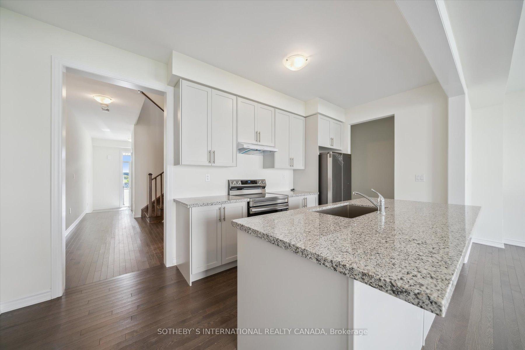 Photo 6 of 16 Fish Drive, Aurora, Bayview Northeast — HOMEH