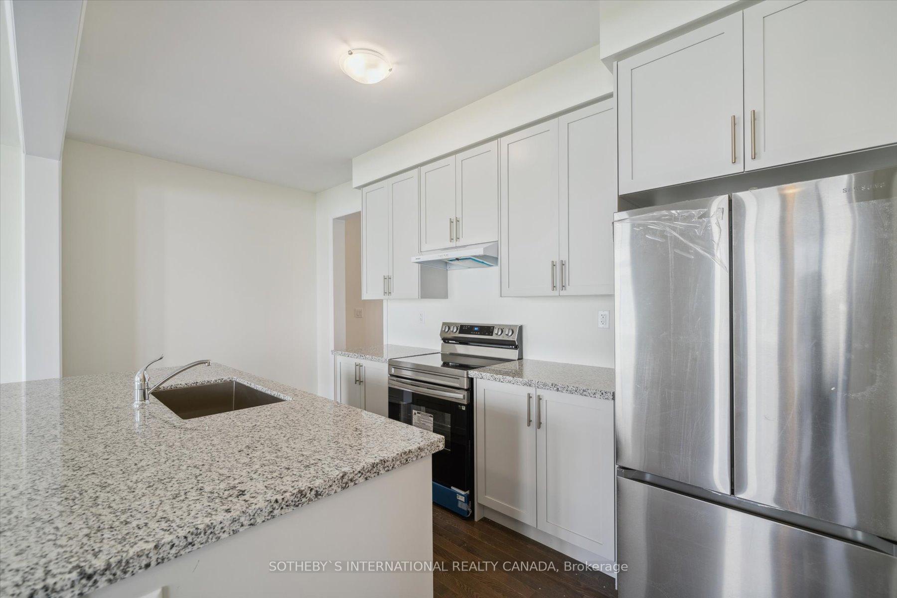 Photo 4 of 16 Fish Drive, Aurora, Bayview Northeast — HOMEH