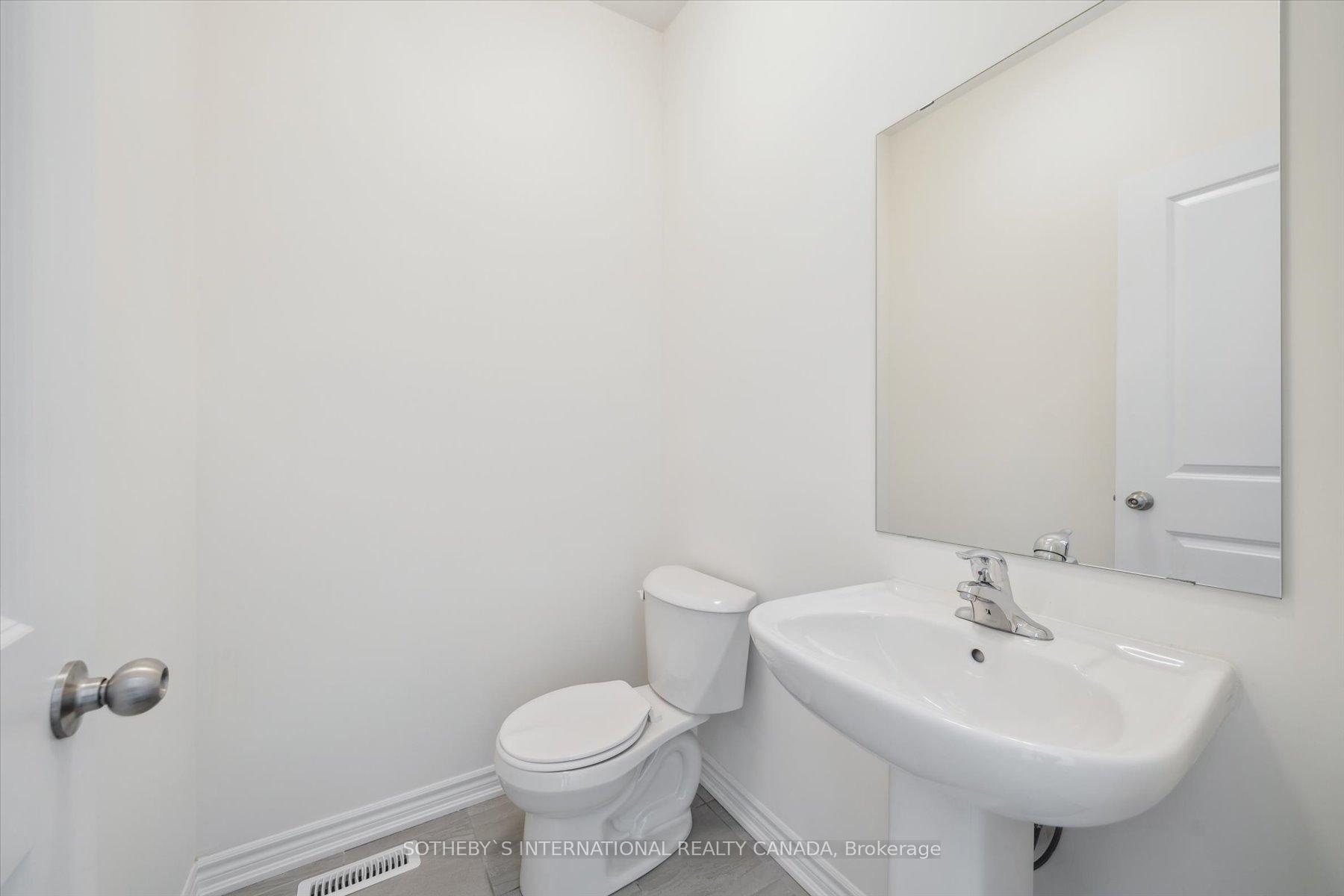 Photo 21 of 16 Fish Drive, Aurora, Bayview Northeast — HOMEH