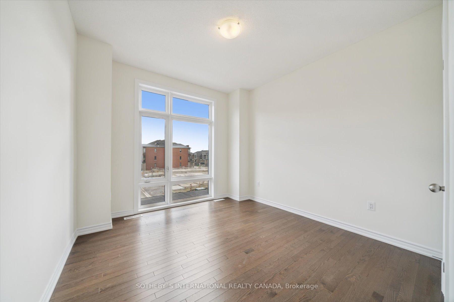 Photo 24 of 16 Fish Drive, Aurora, Bayview Northeast — HOMEH