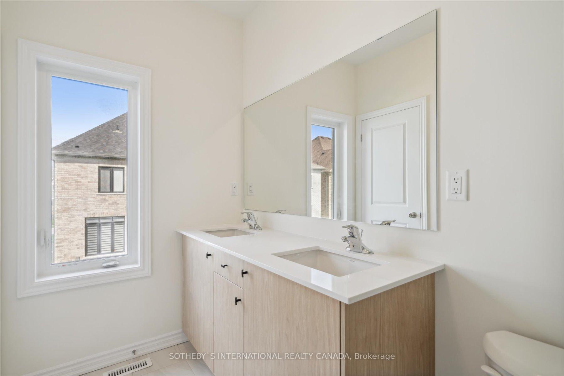 Photo 28 of 16 Fish Drive, Aurora, Bayview Northeast — HOMEH