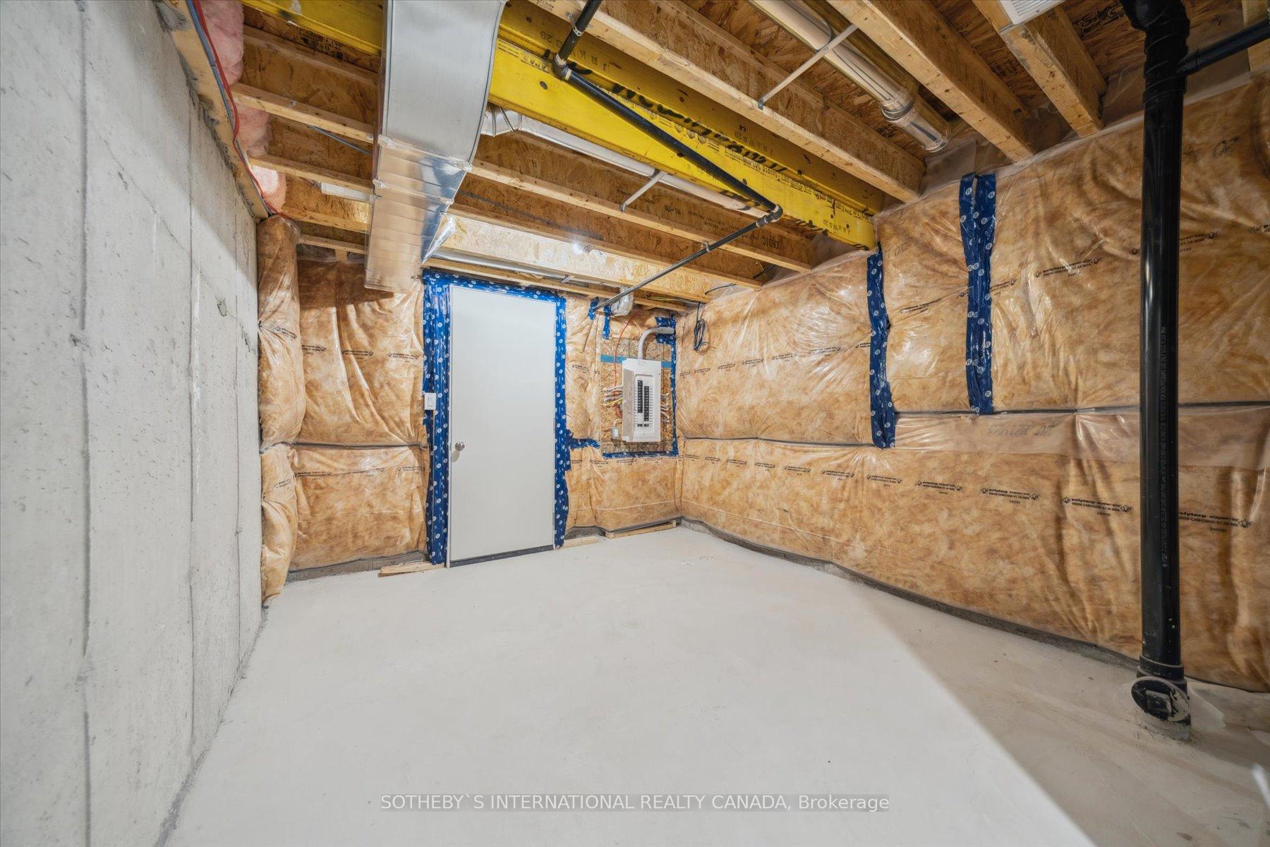 Photo 16 of 16 Fish Drive, Aurora, Bayview Northeast — HOMEH