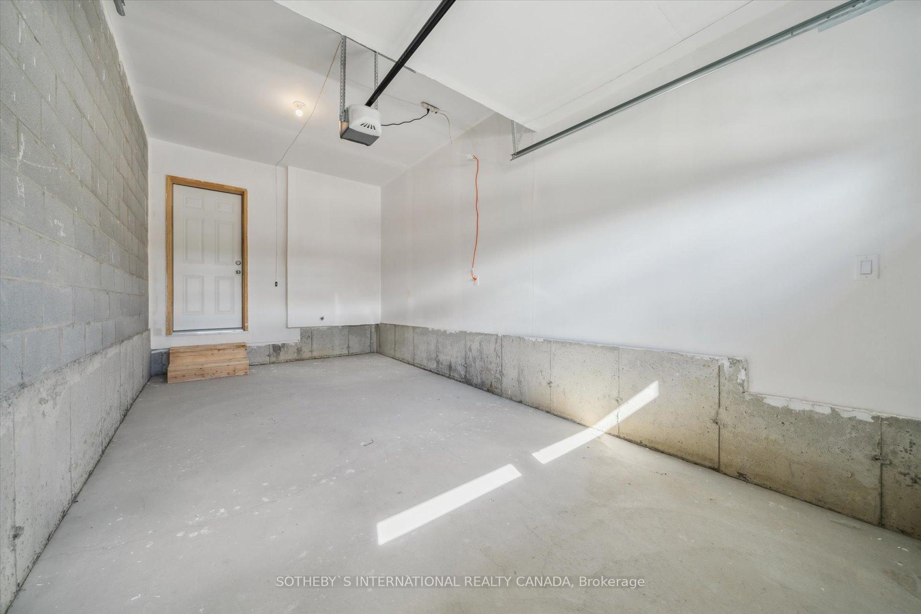 Photo 17 of 16 Fish Drive, Aurora, Bayview Northeast — HOMEH