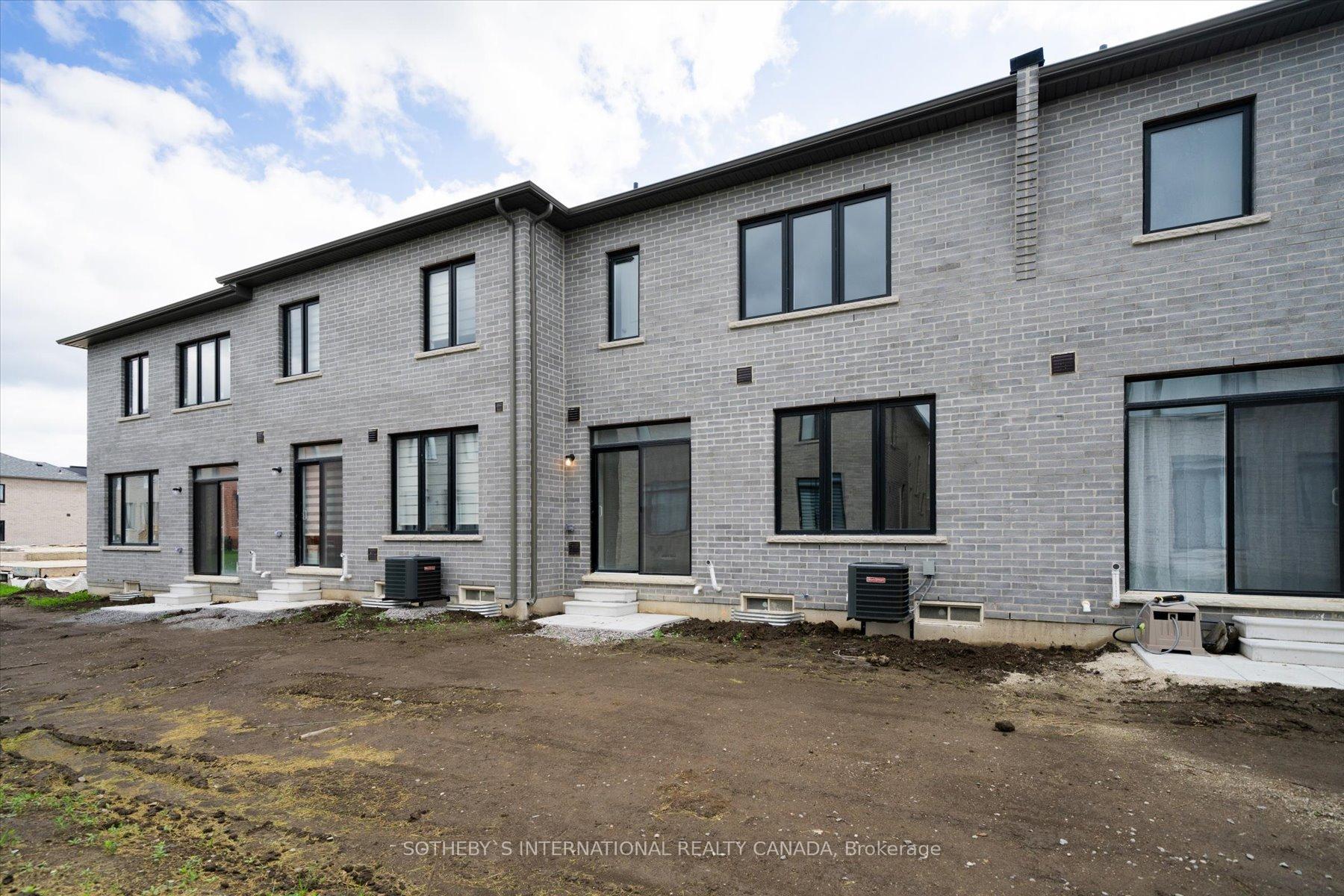 Photo 15 of 16 Fish Drive, Aurora, Bayview Northeast — HOMEH