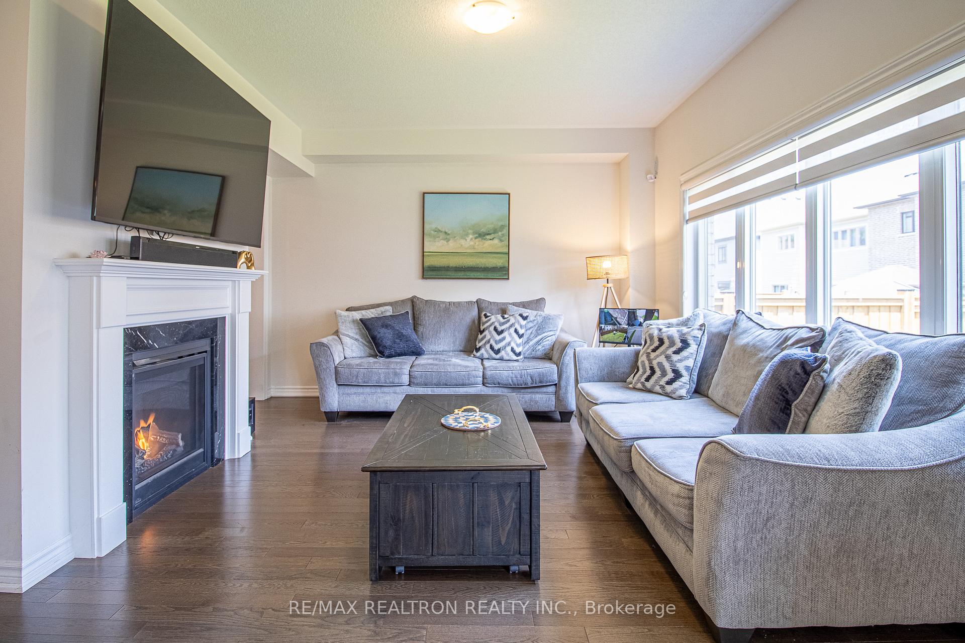 Photo 18 of 32 Crombie Street, Clarington, Bowmanville — HOMEH
