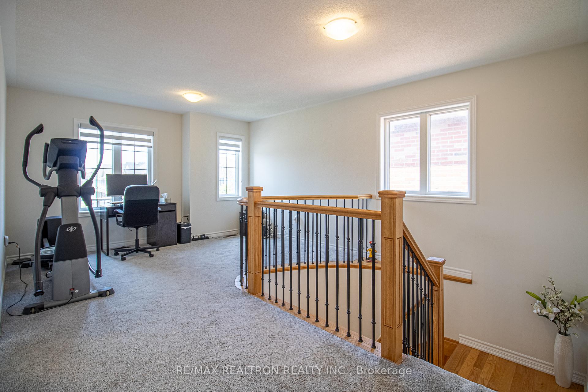 Photo 21 of 32 Crombie Street, Clarington, Bowmanville — HOMEH