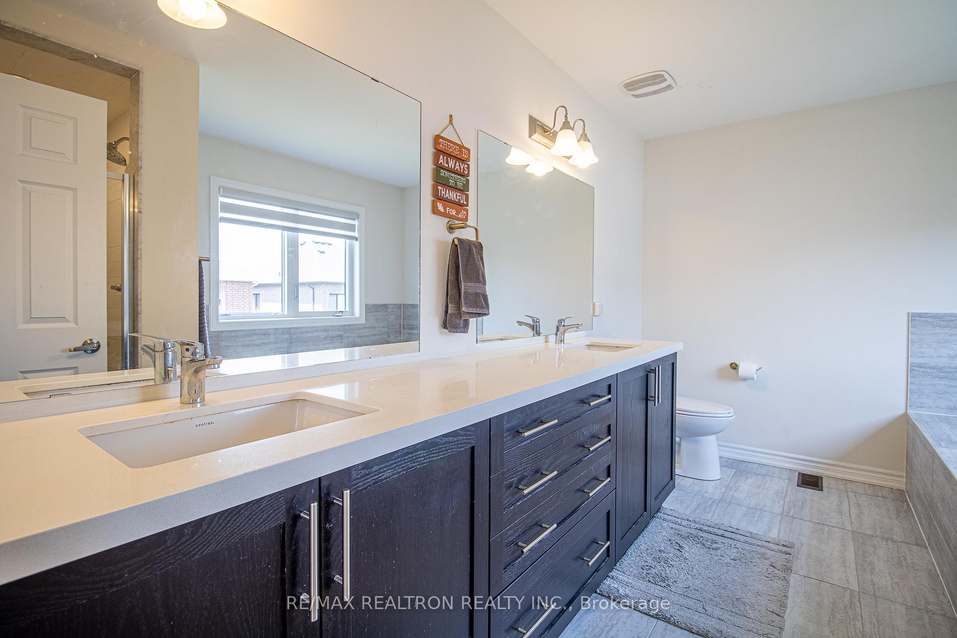 Photo 26 of 32 Crombie Street, Clarington, Bowmanville — HOMEH