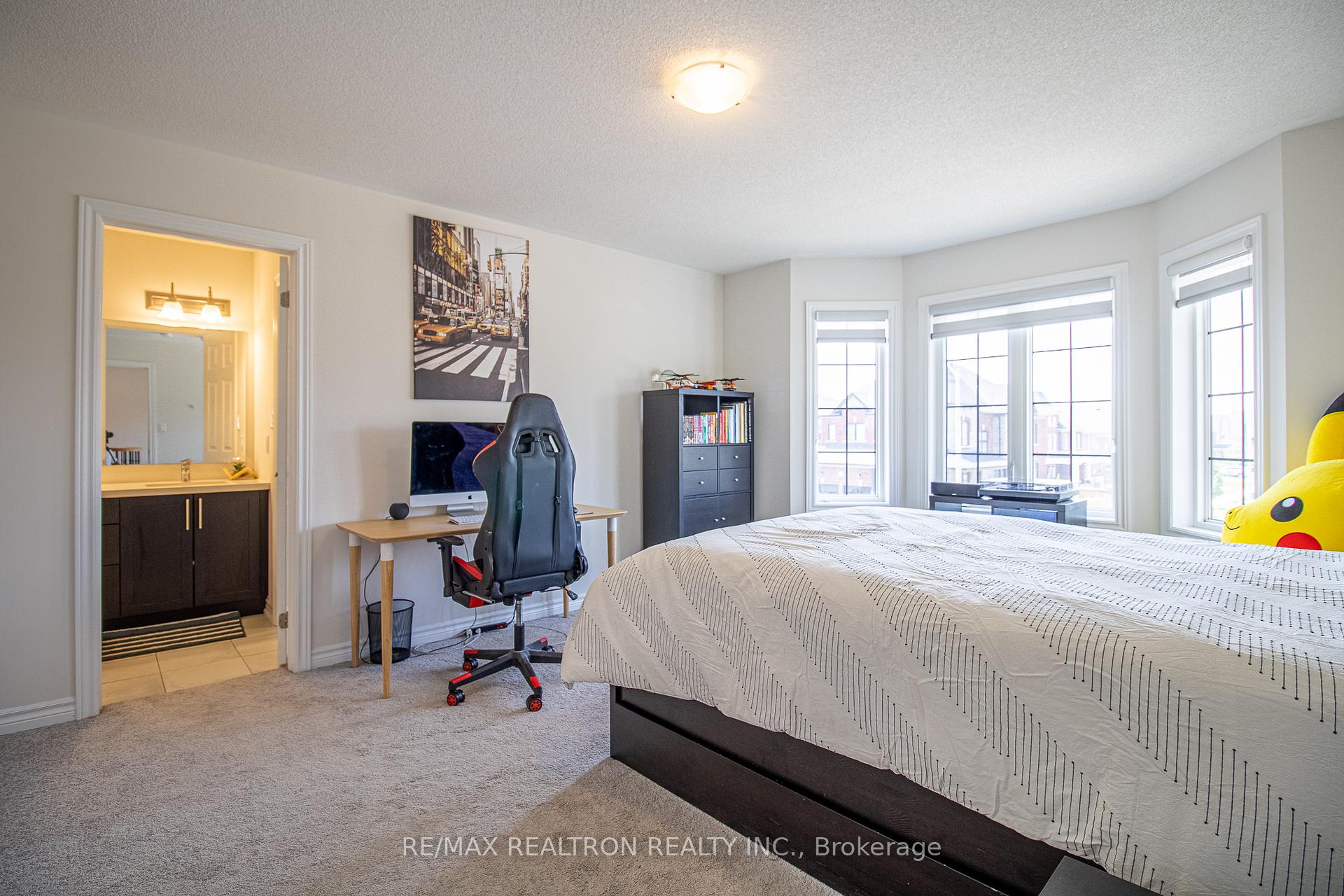 Photo 27 of 32 Crombie Street, Clarington, Bowmanville — HOMEH