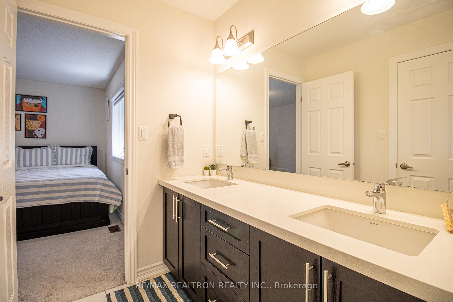 Photo 30 of 32 Crombie Street, Clarington, Bowmanville — HOMEH