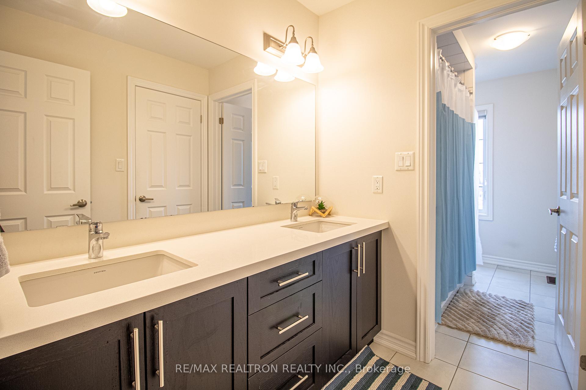 Photo 31 of 32 Crombie Street, Clarington, Bowmanville — HOMEH