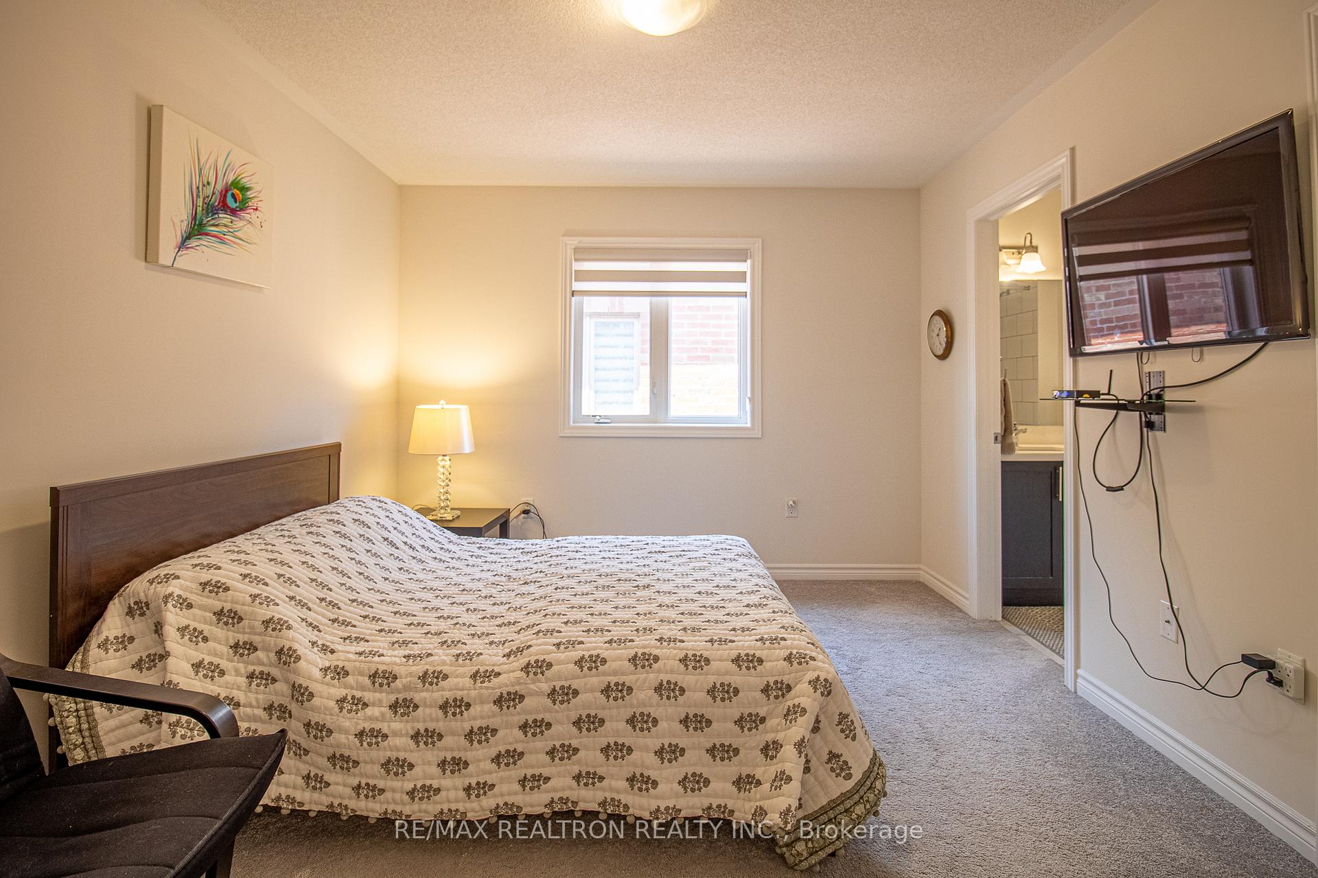 Photo 32 of 32 Crombie Street, Clarington, Bowmanville — HOMEH
