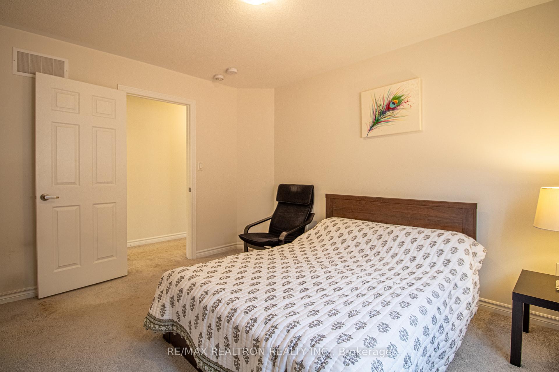 Photo 33 of 32 Crombie Street, Clarington, Bowmanville — HOMEH