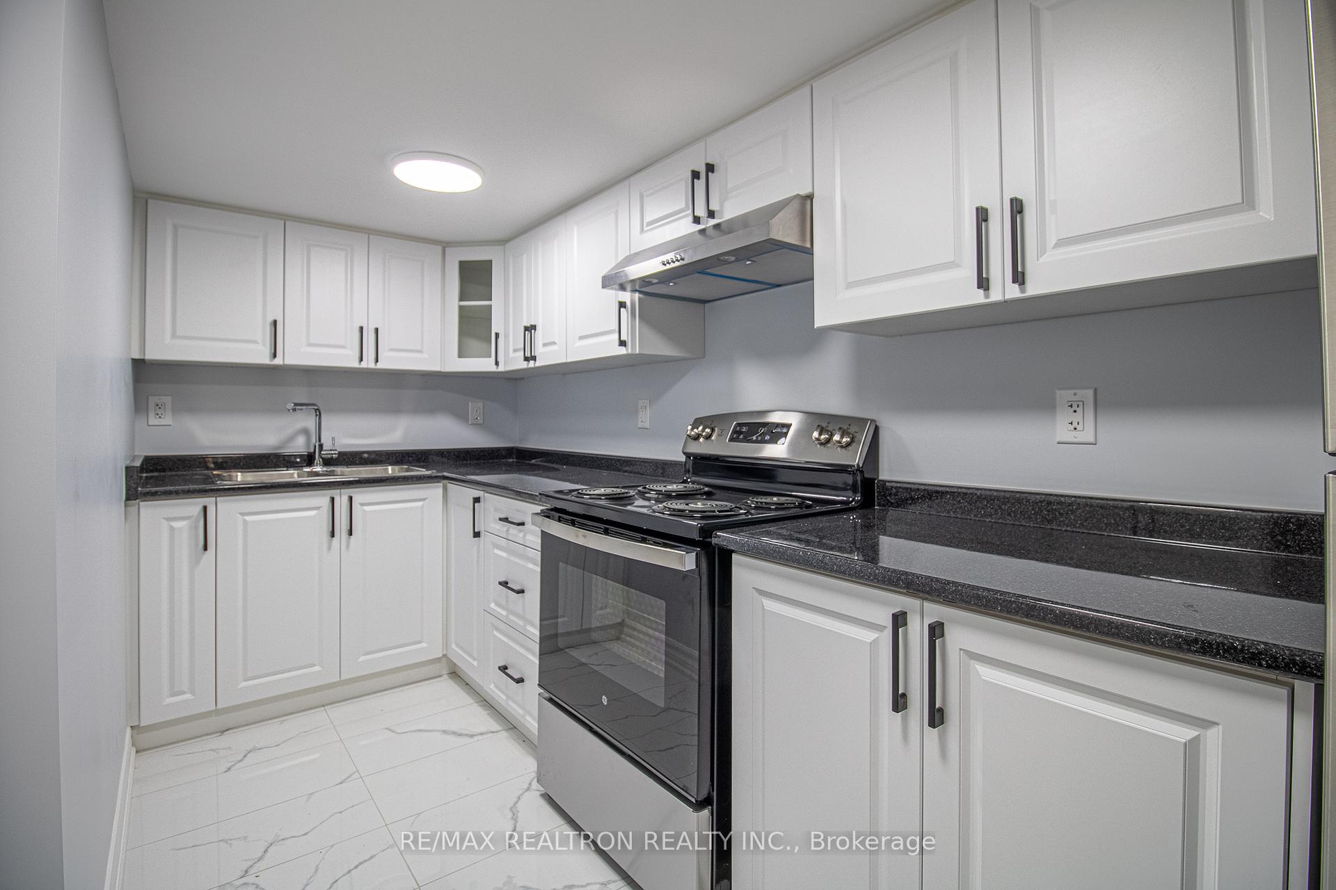 Photo 48 of 32 Crombie Street, Clarington, Bowmanville — HOMEH