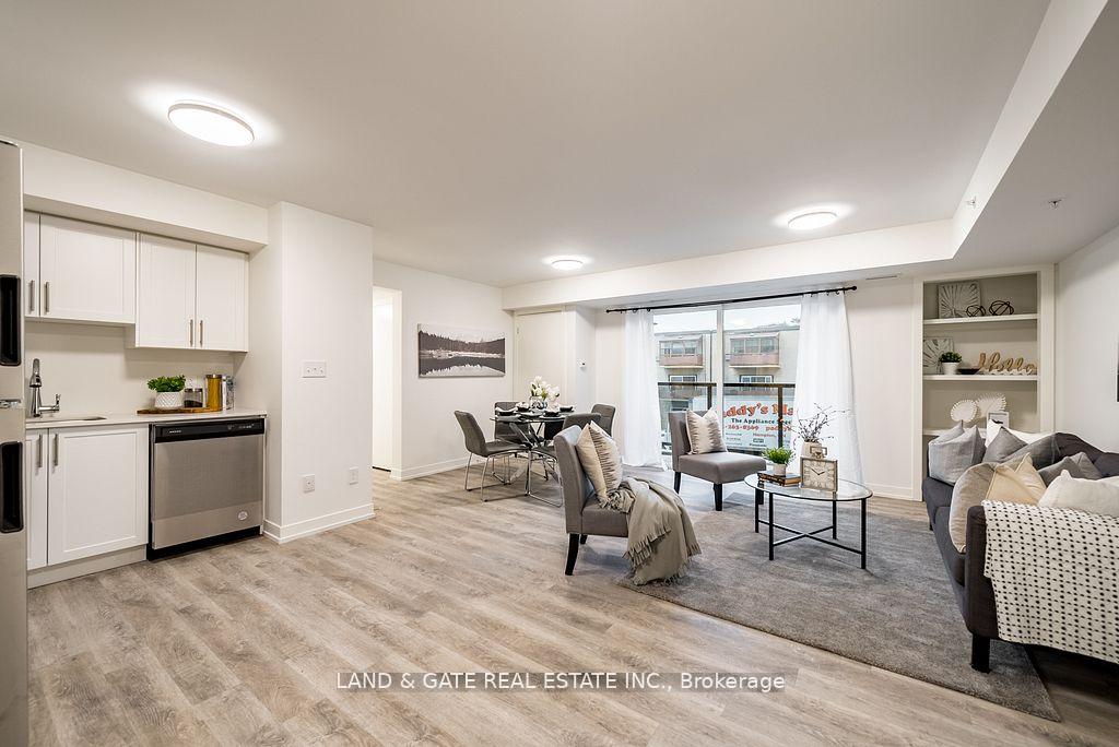 Photo 8 of Unit 302, 976 Simcoe Street N, Oshawa, Centennial — HOMEH