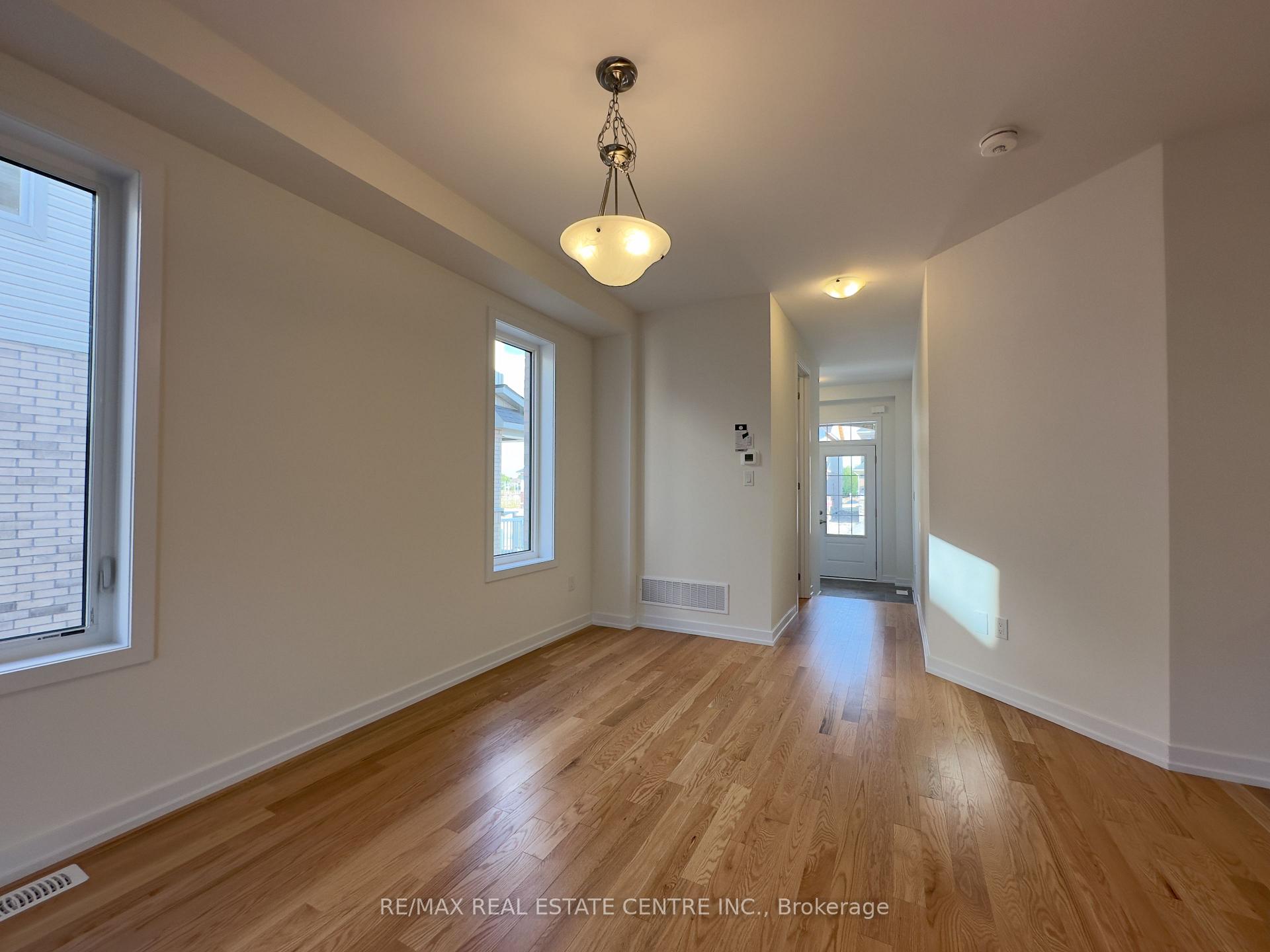Photo 3 of 60 Moss Drive, Cambridge — HOMEH