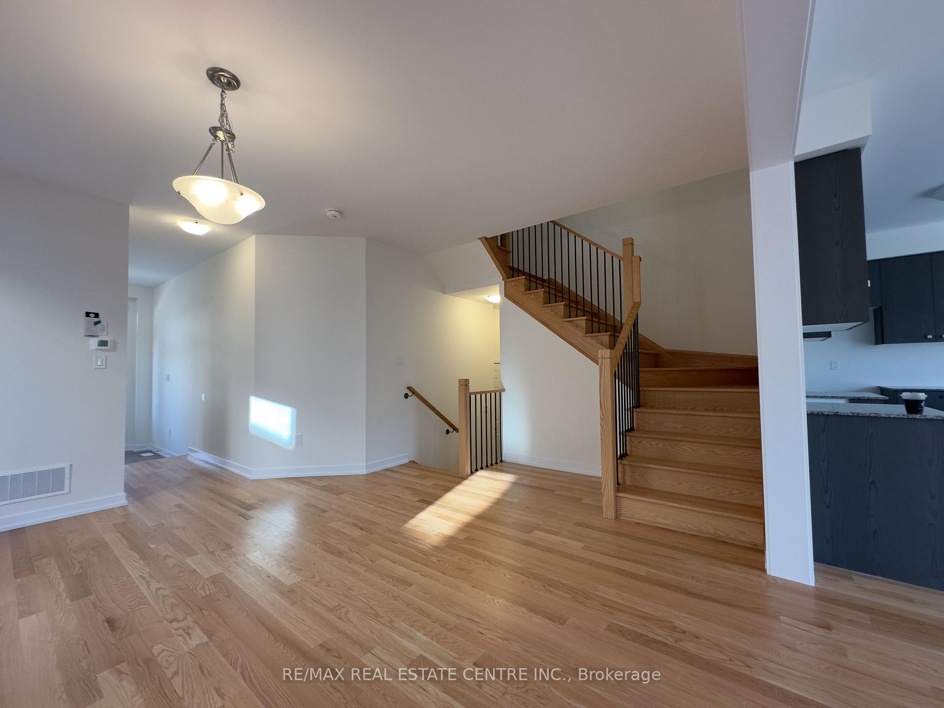 Photo 5 of 60 Moss Drive, Cambridge — HOMEH