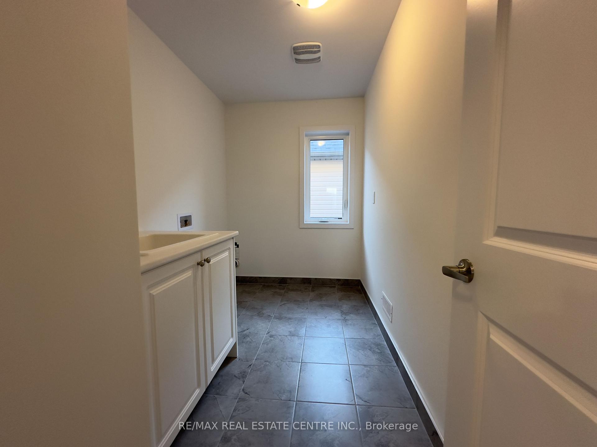 Photo 20 of 60 Moss Drive, Cambridge — HOMEH