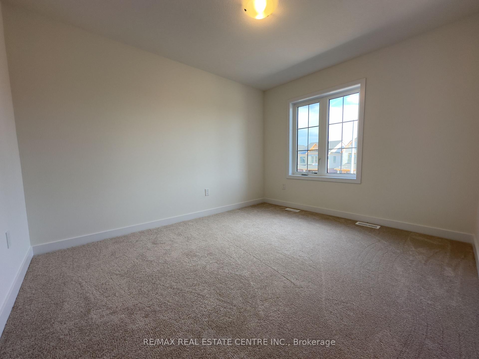 Photo 18 of 60 Moss Drive, Cambridge — HOMEH