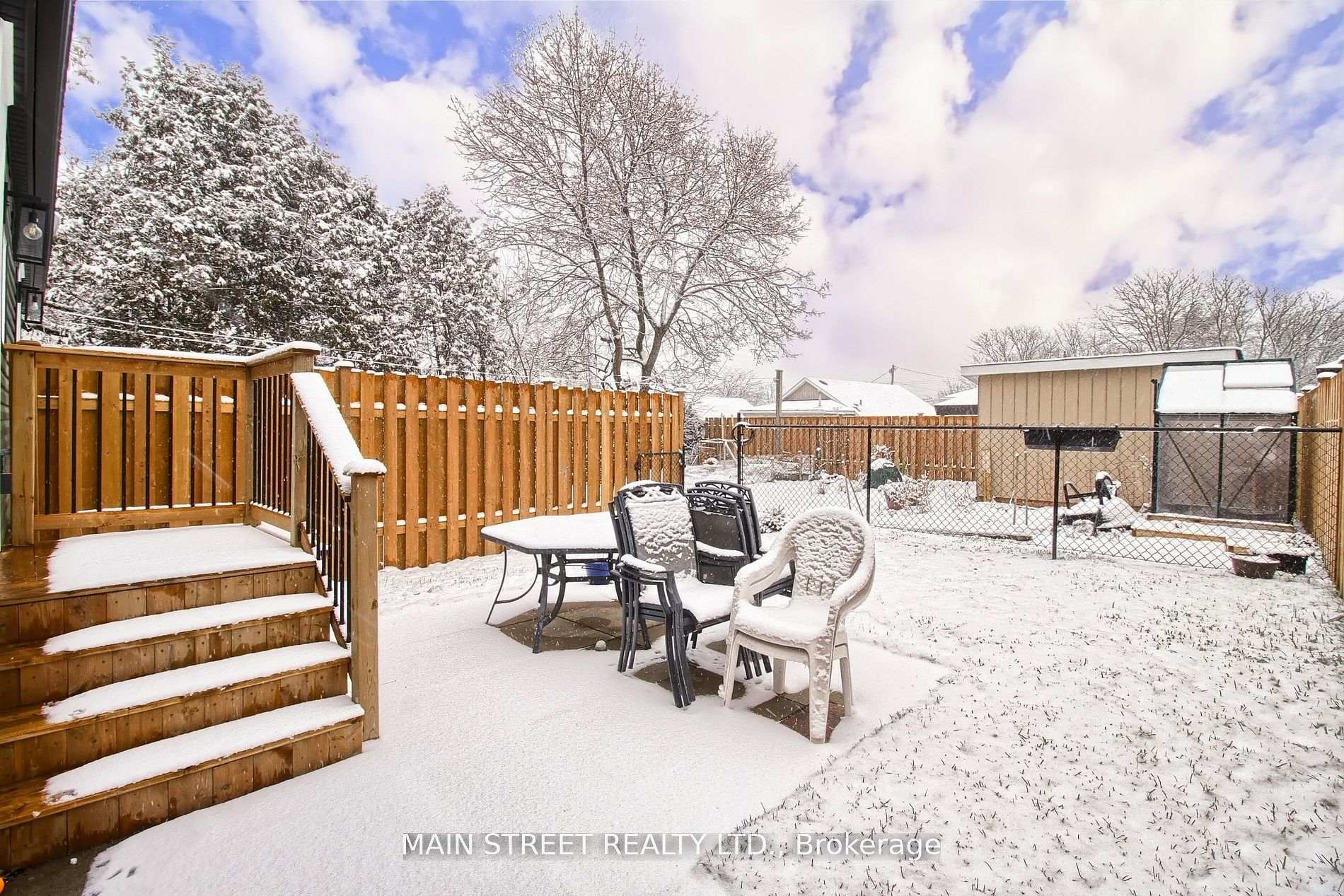 Photo 5 of Unit A, 27 Jacksons Point Avenue, Georgina, Sutton & Jackson's Point — HOMEH